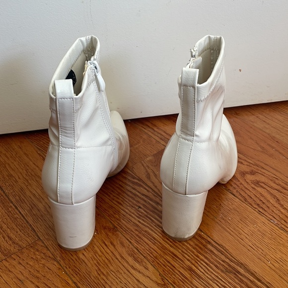 Girlhood white boots - Picture 5 of 5